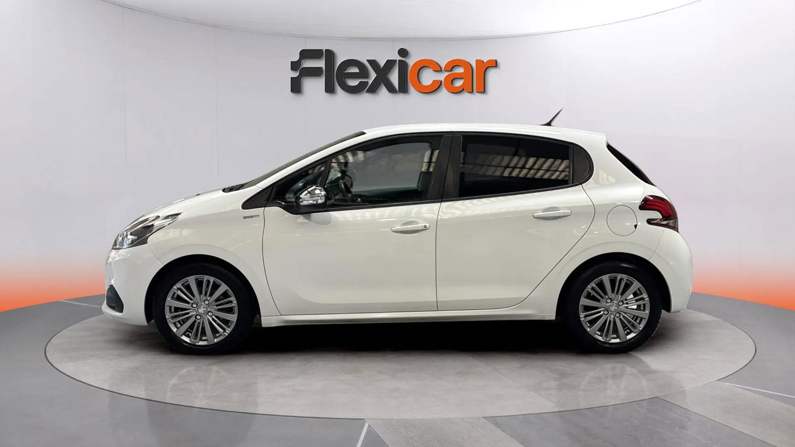 https://cdn-flexicar.caraffinity.it/public_appraisal_images_pro/images/stock/200089/GaycSFskfc__12 (10).jpg
